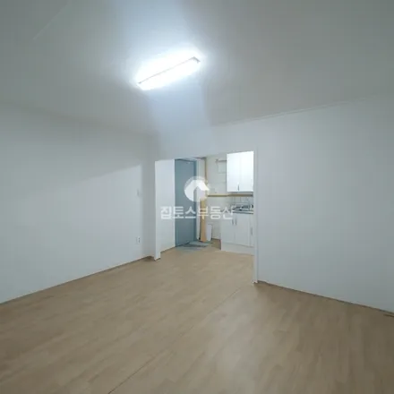 Rent this studio apartment on 서울특별시 서초구 잠원동 10-12