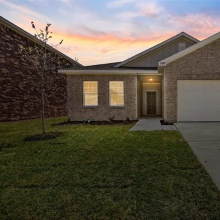 Rent this 4 bed house on Ladytown Lane in Fort Worth, TX 76123