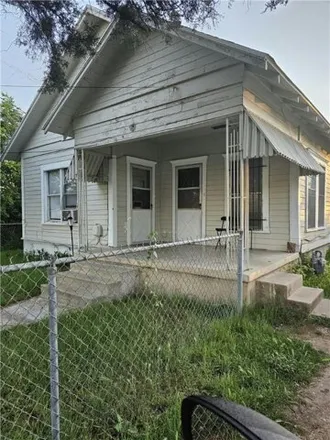 Buy this 2 bed house on 100 East Johnson Street in Waco, TX 76704