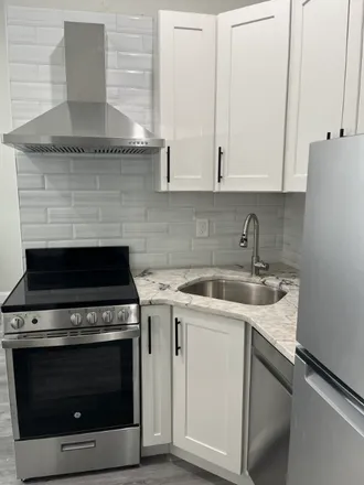 Rent this 2 bed condo on 106 S 42nd St