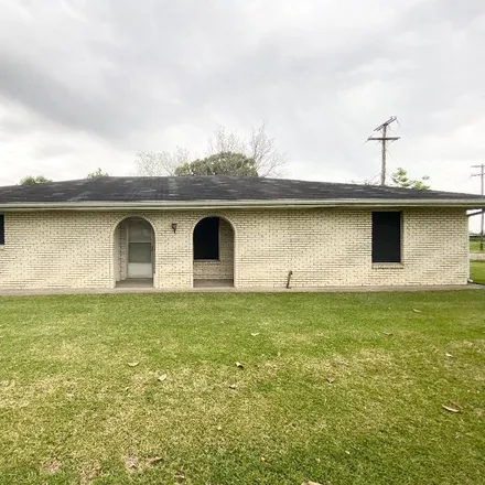 Buy this 2 bed house on 902 Locust Street in Rayne, LA 70578
