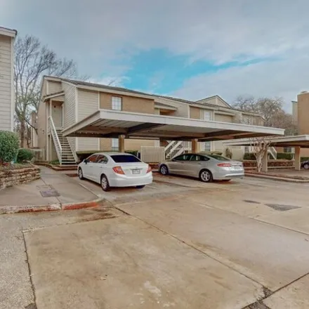 Rent this 1 bed house on 1974 Chasewood Circle in Arlington, TX 76011