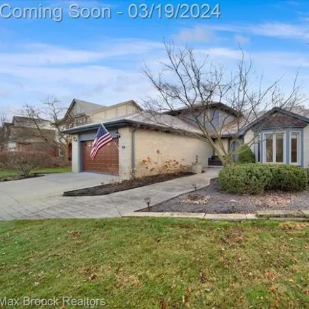 Image 1 - 180 Stonetree Circle, Rochester Hills, MI 48309, USA - House for sale