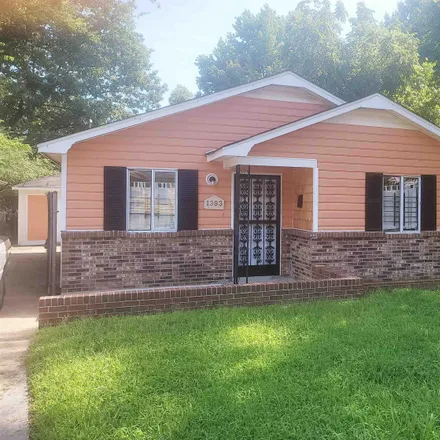 Buy this 3 bed house on 1393 Gold Avenue in Memphis, TN 38106