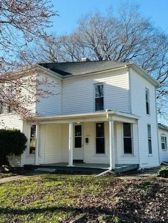 Buy this 4 bed house on 234 Gilbert Street in Rossville, Vermilion County