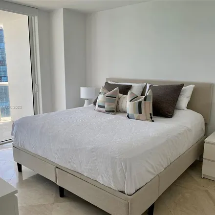 Image 1 - 6372 Collins Avenue, Miami Beach, FL 33141, USA - Apartment for rent