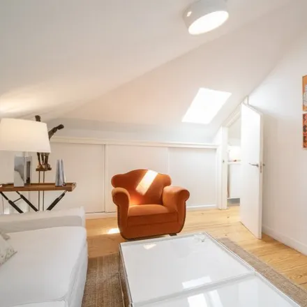 Rent this 2 bed apartment on Madrid in Calle Condes de Torreanaz, 4