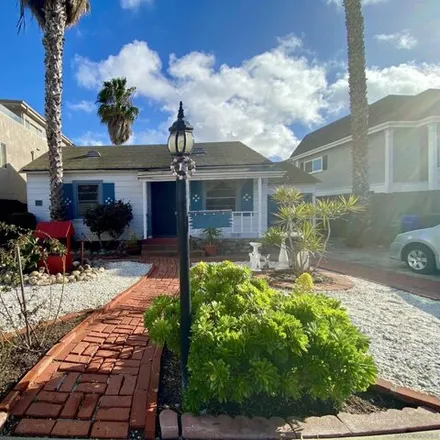 Buy this 5 bed house on 845 Sapphire Street in San Diego, CA 92109