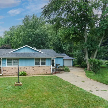 Buy this 4 bed house on 1007 Maple Tree Lane in Mahomet, Champaign County