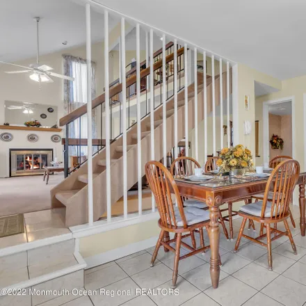 Image 9 - 17 Cotswold Circle, Dogs Corners, Ocean Township, NJ 07712, USA - Loft for sale