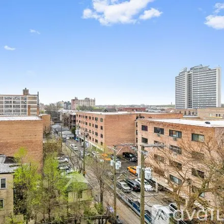 Image 6 - 5860 N Kenmore Ave, Unit 610 - Apartment for rent