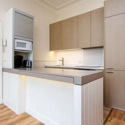 Rent this 1 bed apartment on 29 Sinclair Gardens in London, W14 0AU