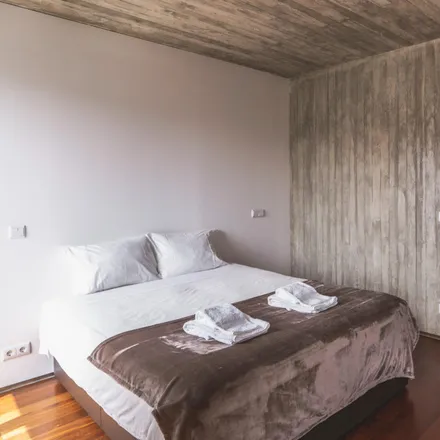 Rent this 2 bed apartment on Rua do Miradouro in 4000-278 Porto, Portugal