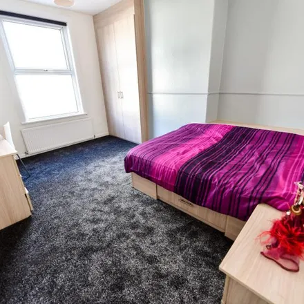 Rent this 2 bed apartment on Brooklyn Place in Leeds, LS12 2BR