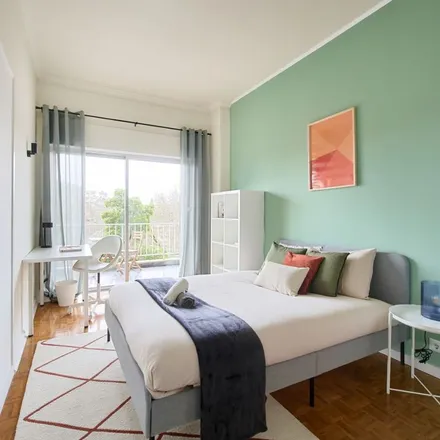 Rent this 7 bed room on Rua Actor António Silva