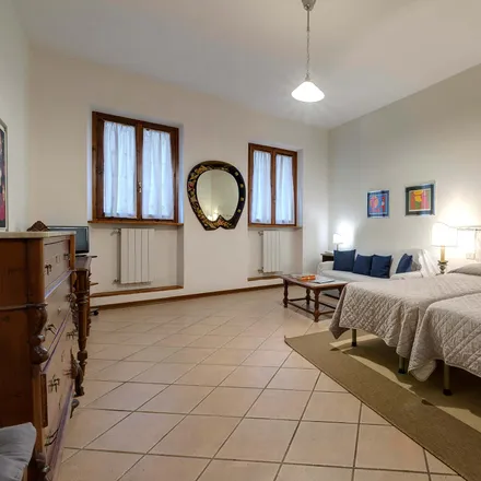 Rent this 1 bed apartment on Piazza de' Cimatori 5 R in 50122 Florence FI, Italy