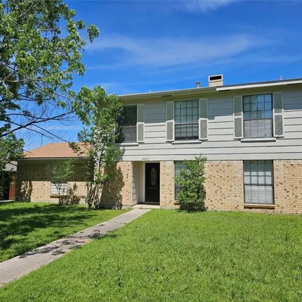 Rent this 3 bed house on 2689 Winterlake Drive in Carrollton, TX 75006