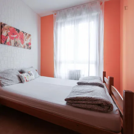 Rent this 3 bed room on Via Sapri in 81, 20157 Milan MI