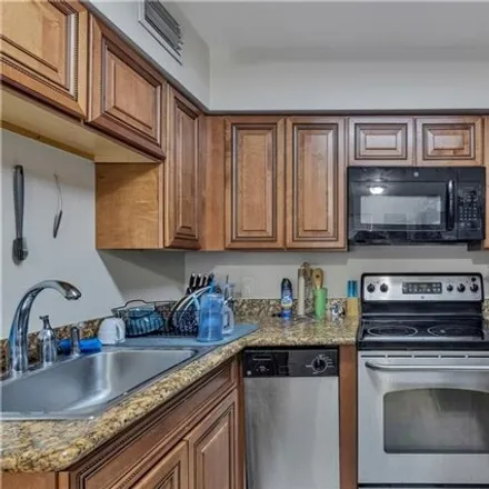 Image 2 - 4617 Yale Street, Willowdale, Metairie, LA 70006, USA - Condo for sale