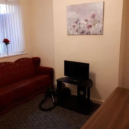 Rent this 1 bed apartment on 118 Solihull Road in Springfield, B11 3AF