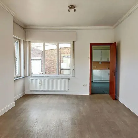 Rent this 3 bed apartment on Puithoekstraat in 9700 Oudenaarde, Belgium