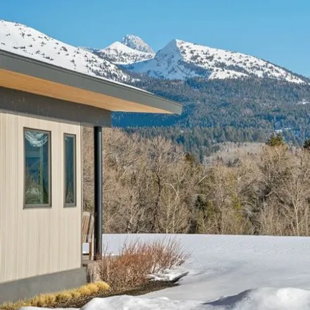 Image 3 - 736 South Leigh Canyon Road, Teton County, WY 83414, USA - House for sale