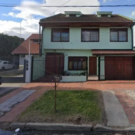 Buy this 4 bed house on Mahatma Gandhi 1164 in Partido de Lomas de Zamora, 1835 Temperley