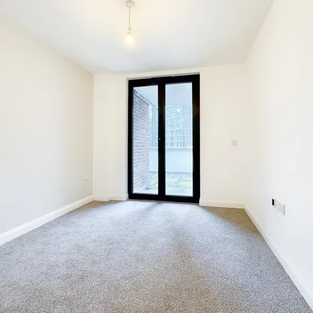 Image 9 - Gaumont Approach, Watford, WD17 1LJ, United Kingdom - Apartment for rent