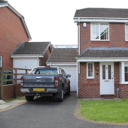 Rent this 3 bed duplex on Wakeman Drive in Tividale, B69 1NQ