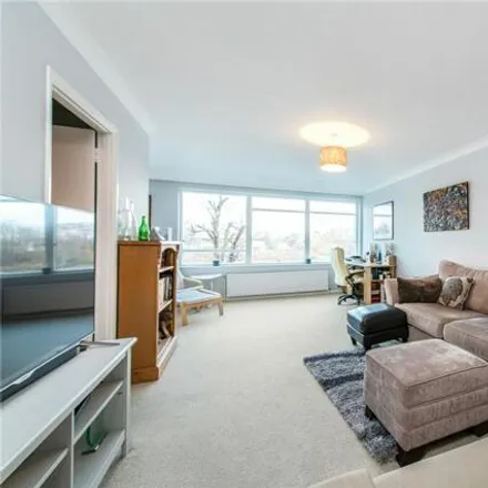 Rent this 2 bed room on Thames Tow Path in London, SW14 8SW