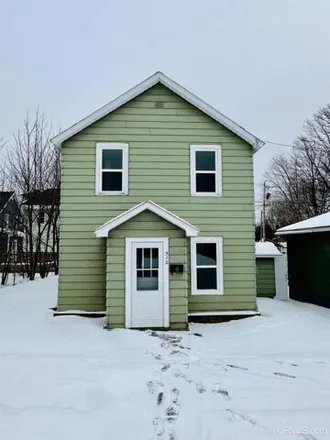 Buy this 3 bed house on 366 North McKenzie Avenue in Negaunee, Marquette County