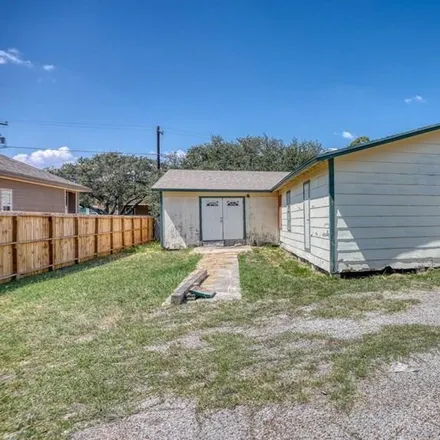 Buy this 2 bed house on 850 South Whitney Street in Aransas Pass, TX 78336