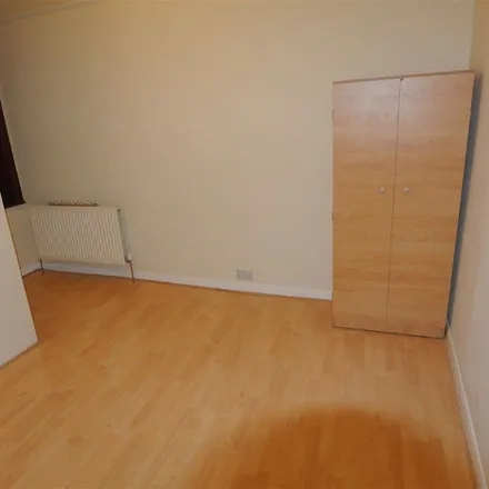 Image 4 - St Peters Gardens, Ladywell Road, London, SE13 7UW, United Kingdom - Apartment for rent