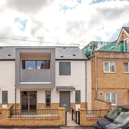 Rent this 1 bed duplex on 44 Divinity Road in Oxford, OX4 1LJ