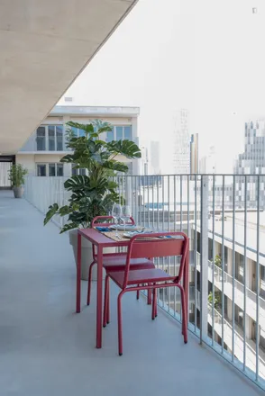 Rent this 4studio apartment on Avinguda de Francesc Botey in 08930 Sant Adrià de Besòs, Spain