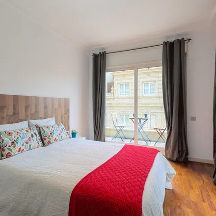 Rent this 6 bed room on Carrer de Moragas in 08001 Barcelona, Spain