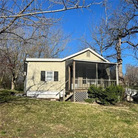 Buy this 2 bed house on 1653 Crescent Drive in Hannibal, MO 63401