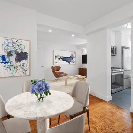 Buy this studio apartment on 333 East 46th Street in New York, NY 10017