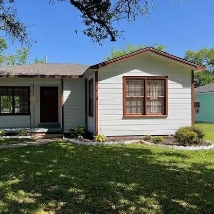 Buy this 3 bed house on 2104 Oaklawn Drive in La Marque, TX 77568