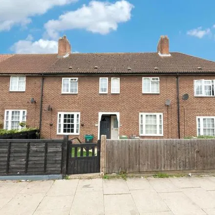Buy this 2 bed townhouse on Vanoc Gardens in Northover, London