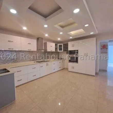 Rent this 4 bed house on Accesorios de Autos in Calle 17, Colón Free Zone