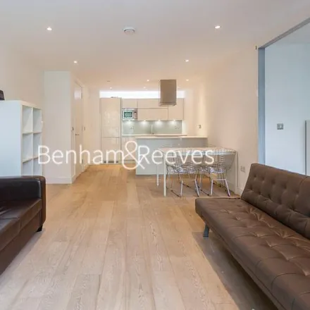 Rent this 2 bed apartment on Kensington Apartments in Cityscape, 1 Pomell Way