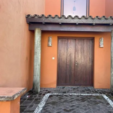 Rent this 3 bed house on unnamed road in Partido de Tigre, 1624 Rincón de Milberg