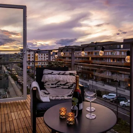 Rent this 3 bed apartment on Karlsdalsallén 43C in 702 18 Örebro, Sweden