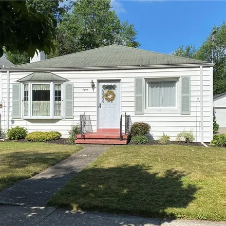 Buy this 3 bed house on 50 Fruehauf Avenue in Snyder, Buffalo