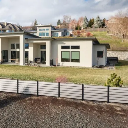 Buy this 3 bed house on 227 Mountain Shadows Place in Summitview, Yakima County