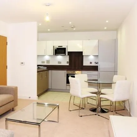 Image 1 - 20 Thames Road, London, E16 2ZG, United Kingdom - Room for rent