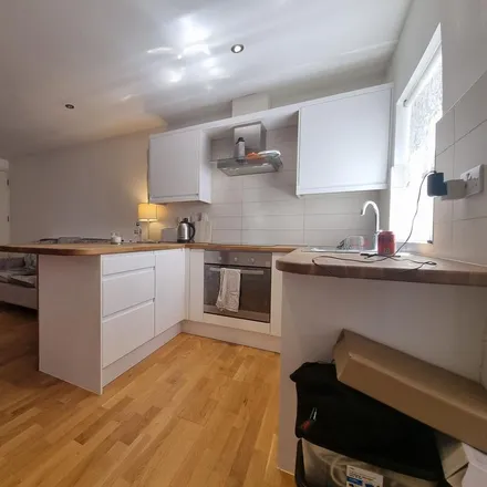 Rent this 1 bed apartment on Clapham Park Road in London, SW4 7DE