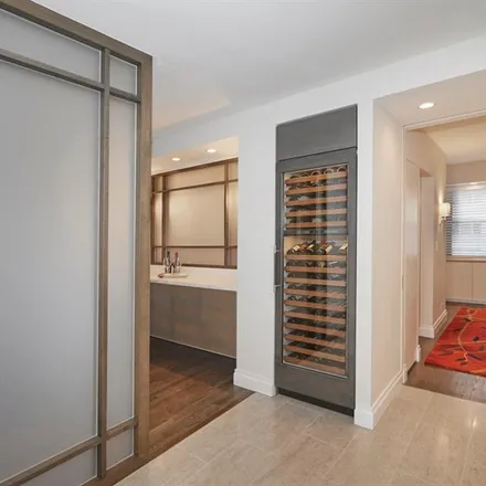 Image 4 - 150 EAST 69TH STREET 17F in New York - Apartment for sale