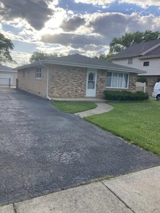 Buy this 3 bed house on 11726 S Lamon Ave in Alsip, Illinois